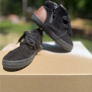 Kids Cat & Jack Black and Brown Casual Shoes sz 7c